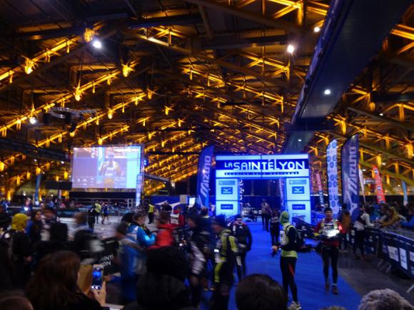 01 plutôt sympa l arrivée dans la Halle Tony Garnier.JPG